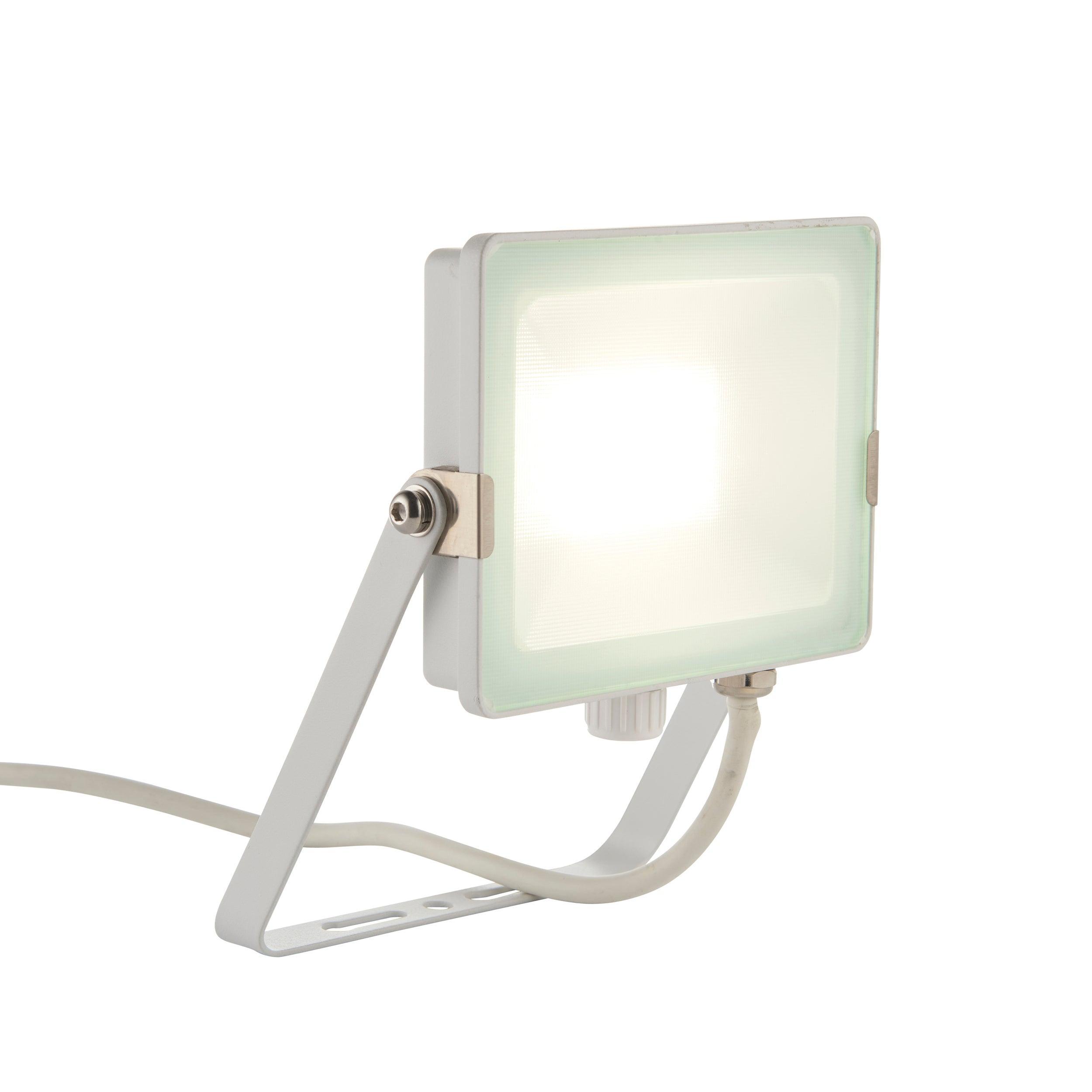salde ip65 white led flood light 30w cool white by saxby lighting, close up image 168