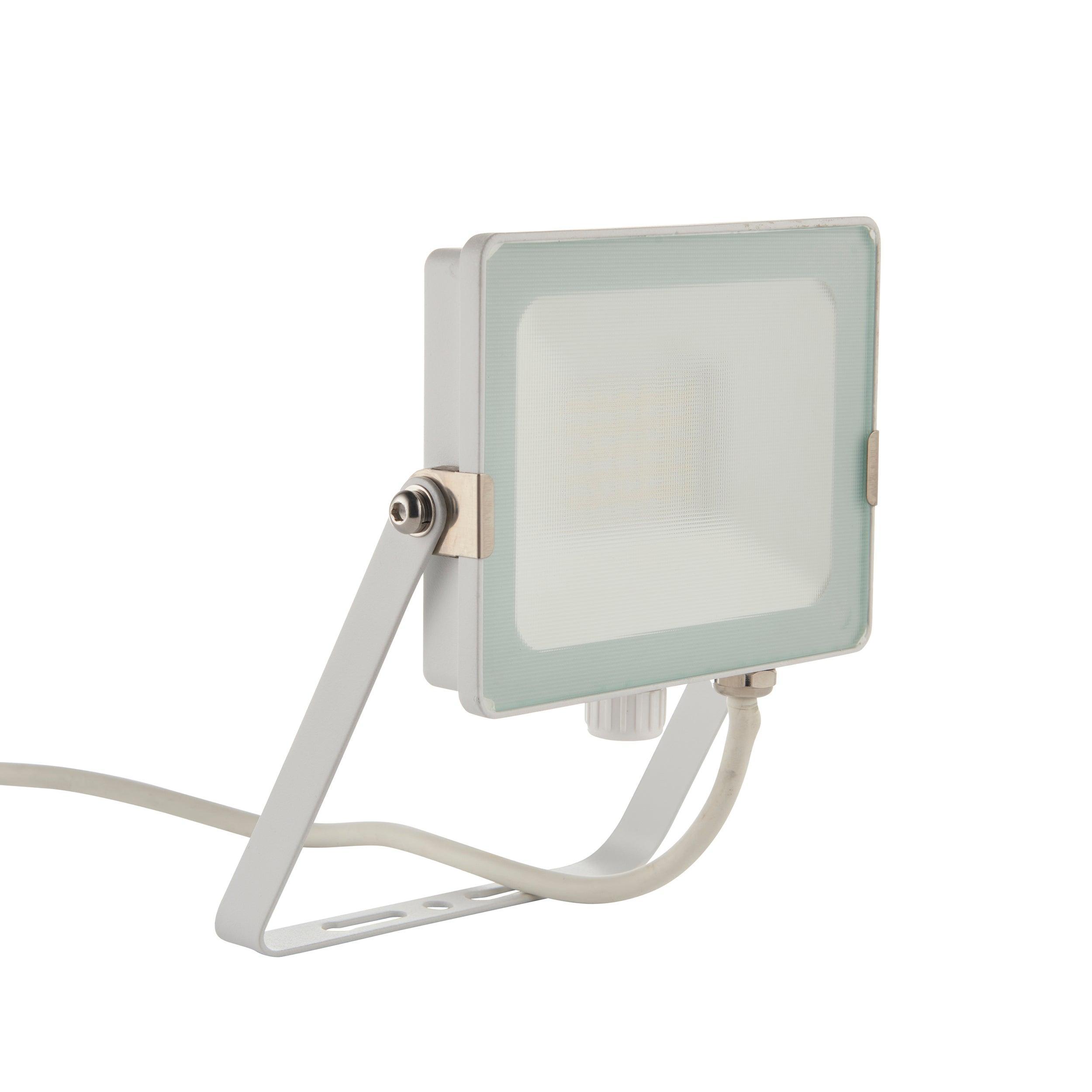 salde ip65 white led flood light 30w cool white by saxby lighting, close up image 144