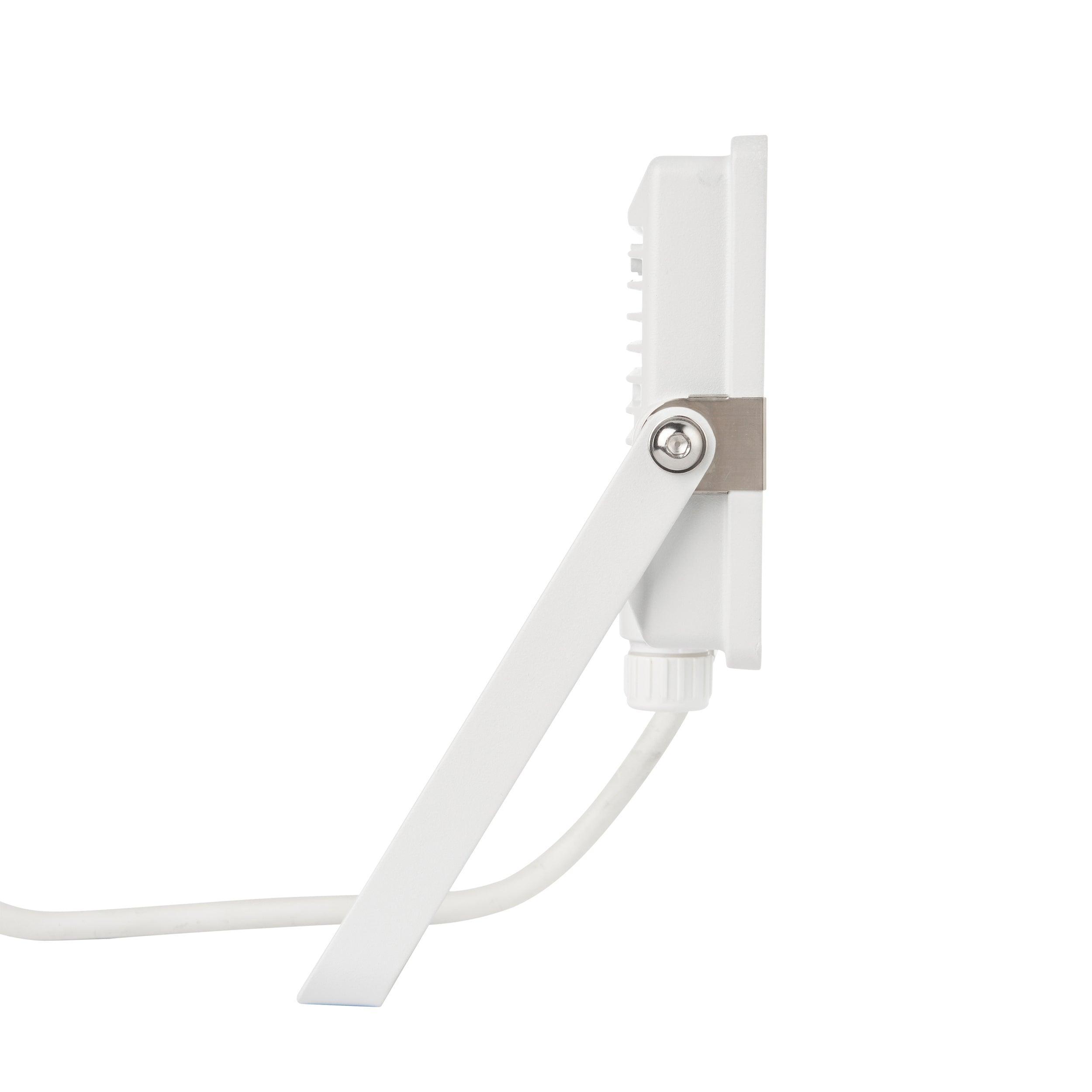 salde ip65 white led flood light 30w cool white by saxby lighting, close up image 68