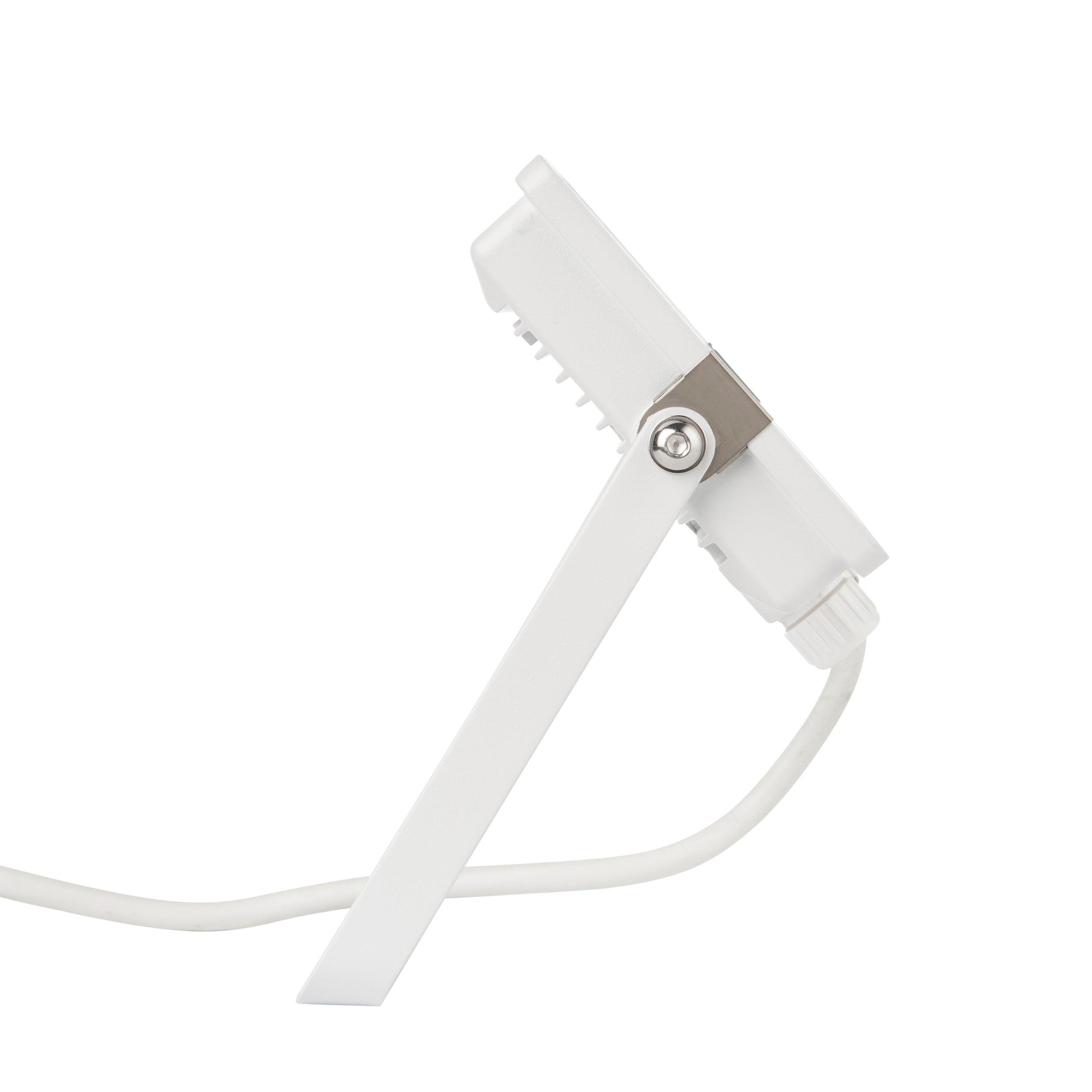 salde ip65 white led flood light 30w cool white by saxby lighting, close up image 49