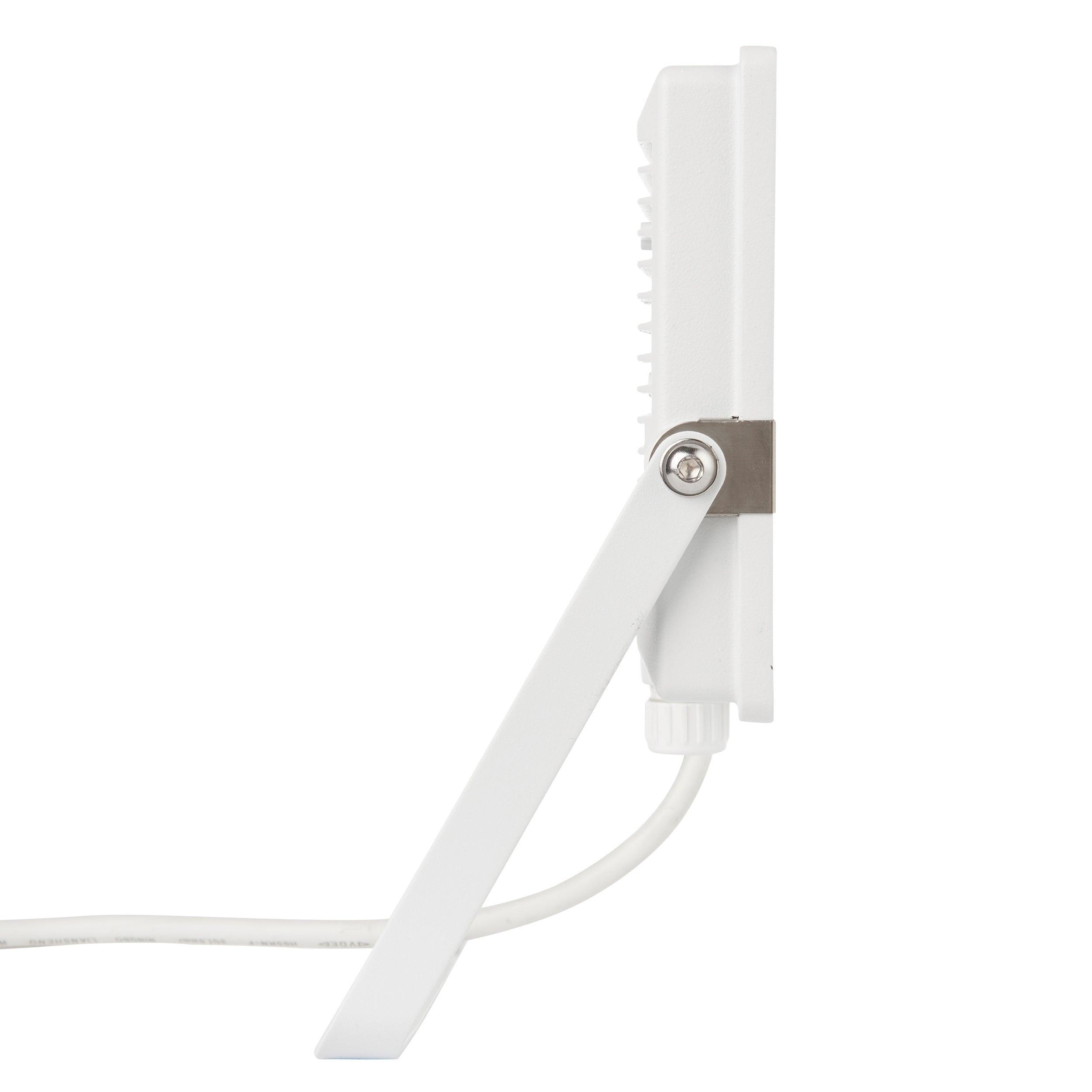 salde ip65 white led flood light 50w cool white by saxby lighting, close up image 67