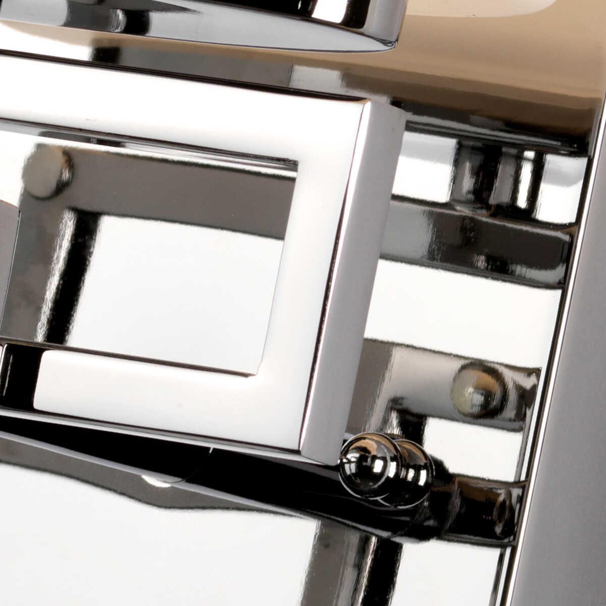 hinkley lanza polished chrome finish bathroom wall light Close Up LED Bulb