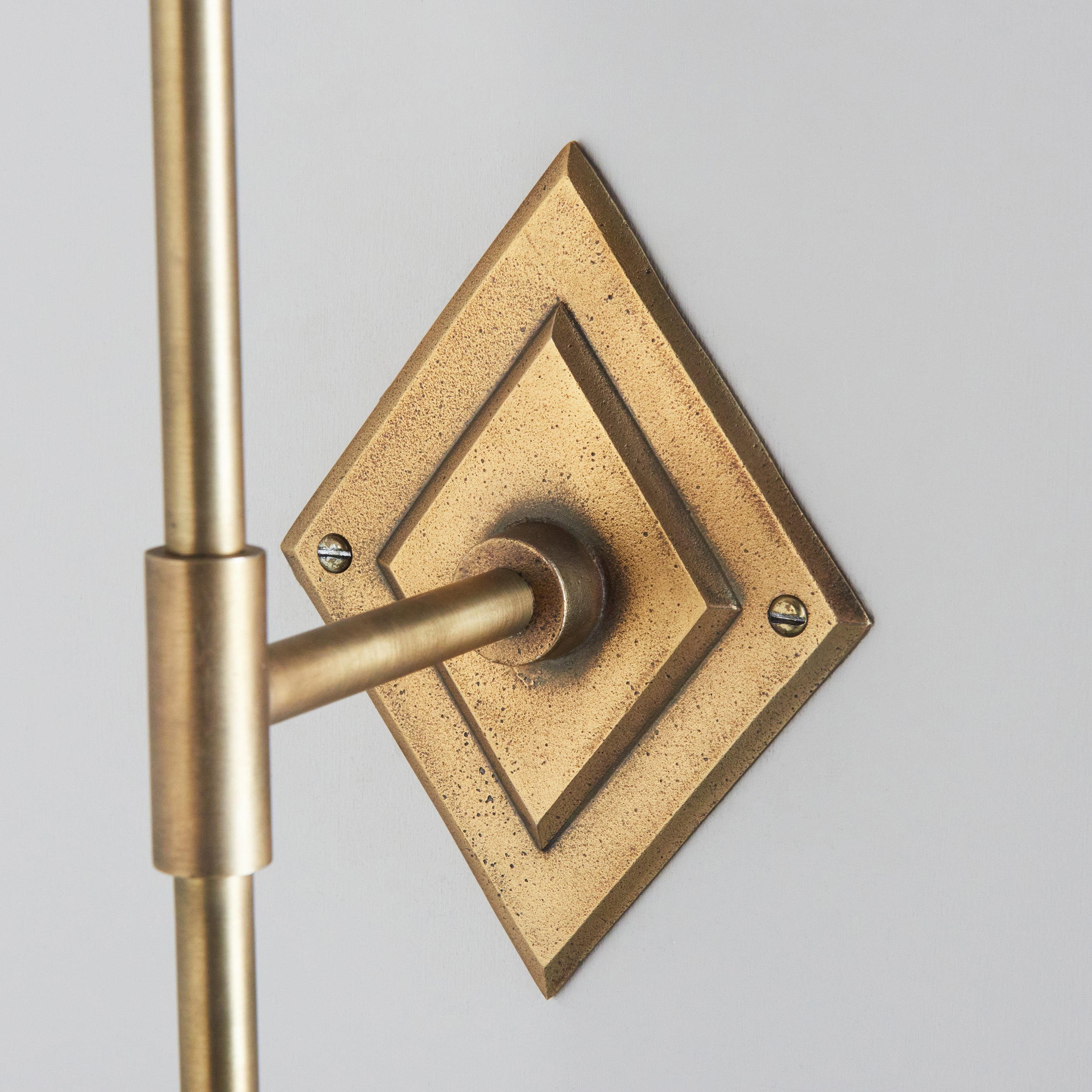 Diamond Brass Tall Wall Fitting