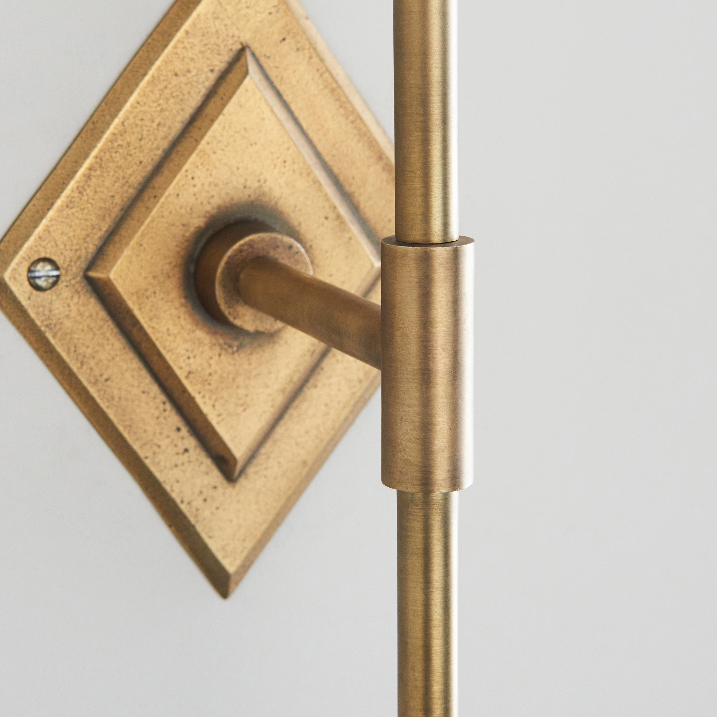 Diamond Brass Tall Wall Fitting