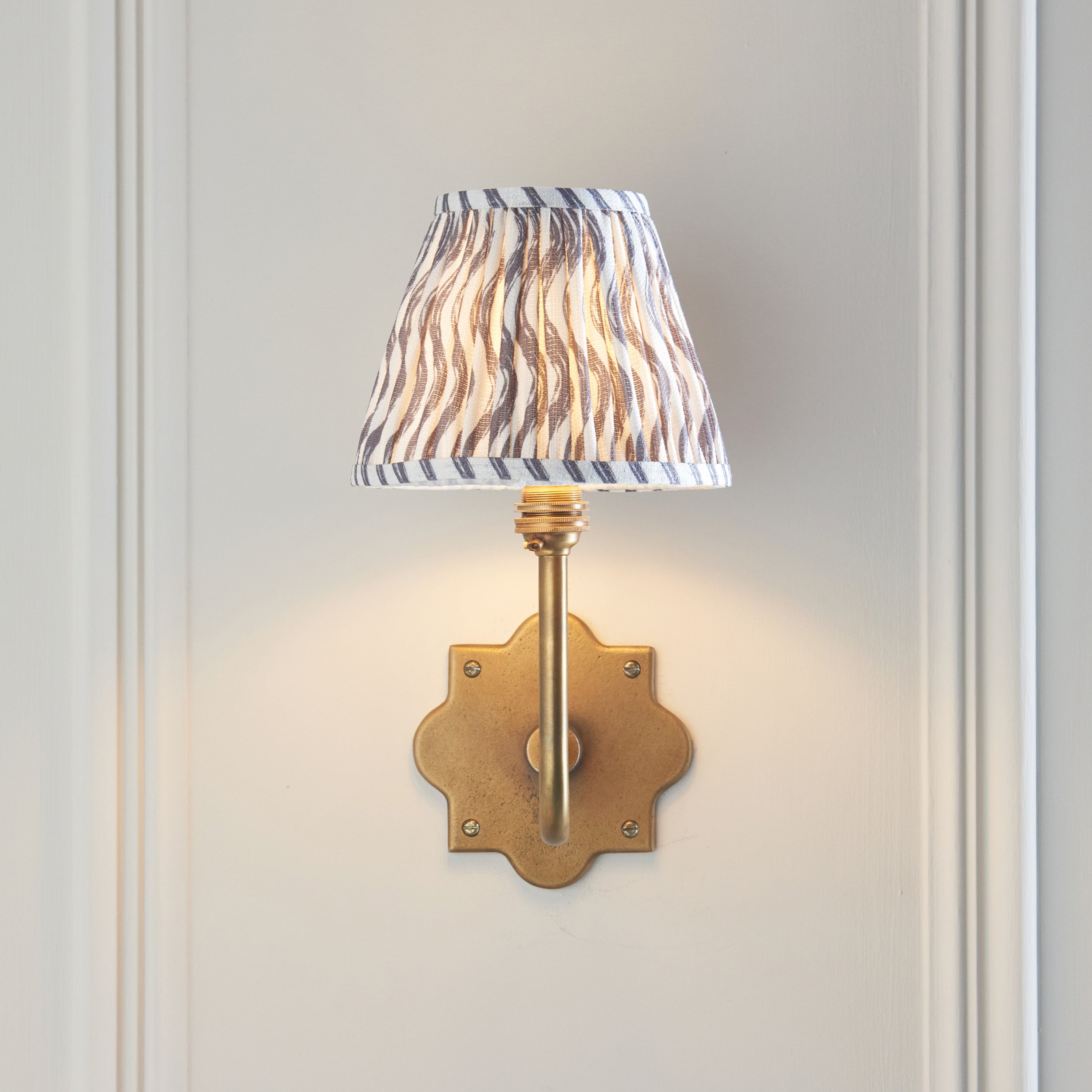 Anvil Swan Antique Brass Wall Light & Ripple 16cm Grey Shade