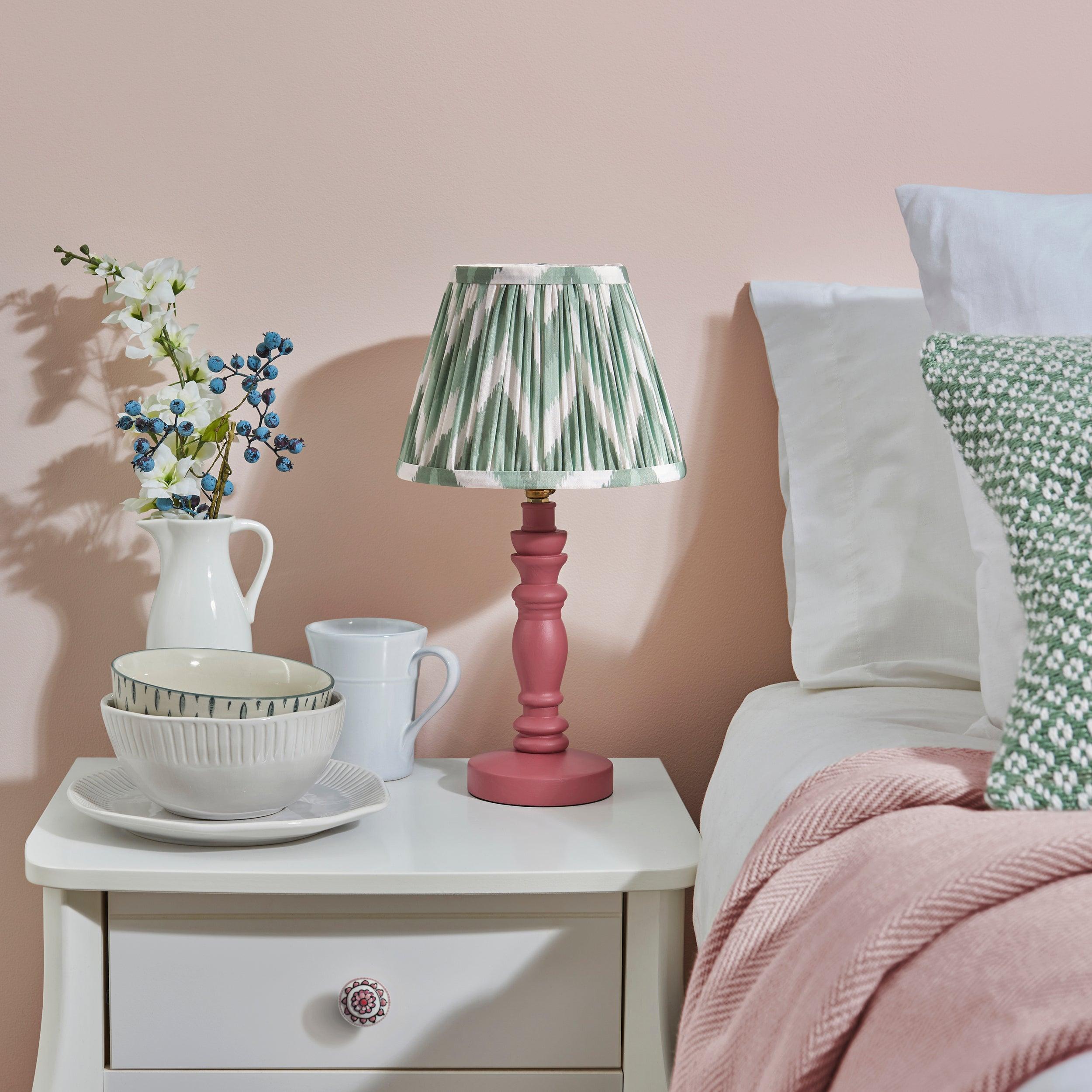 Bibury Pink Table Lamp & Zigzag 20cm Cotswold Green Shade