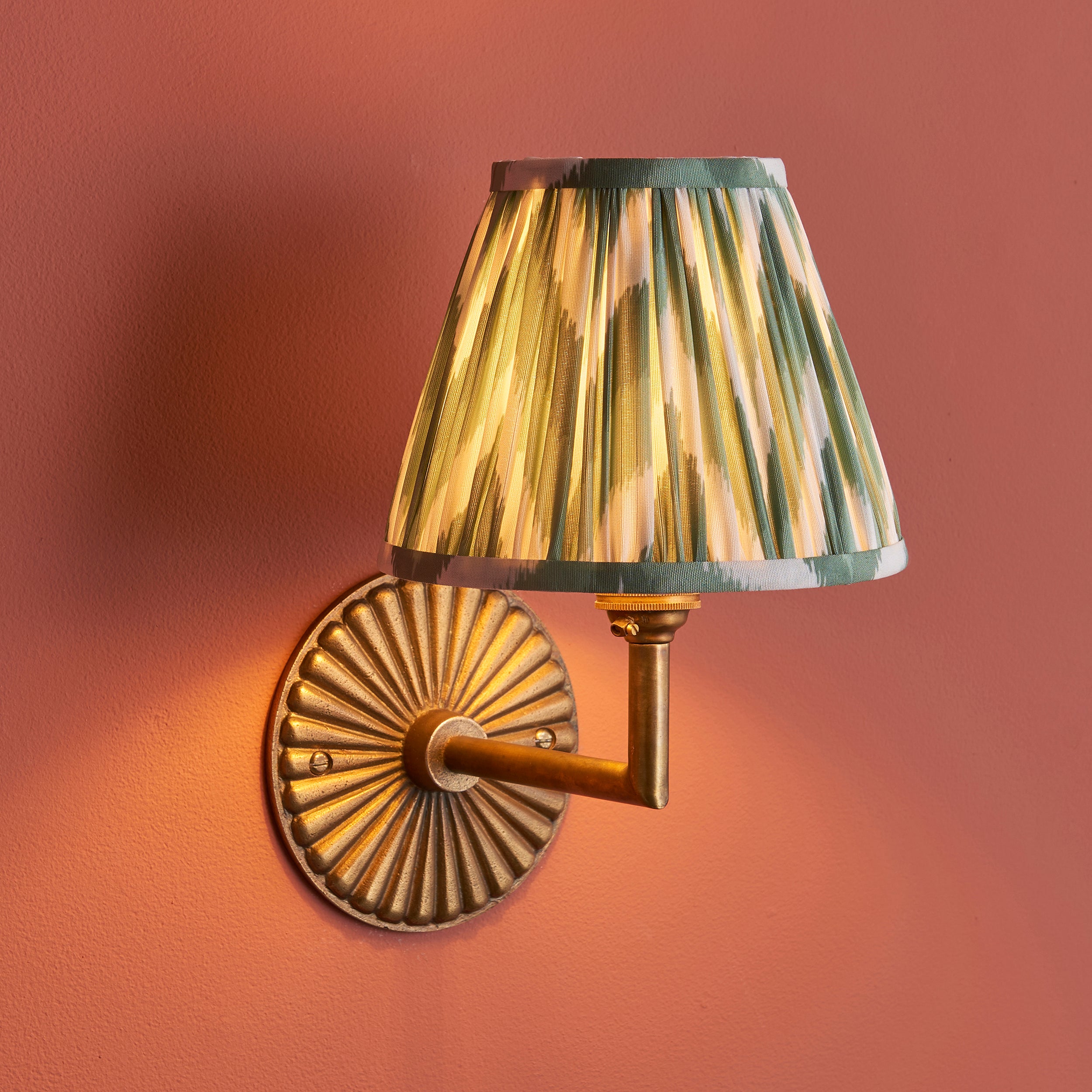 Dahlia Angle Brass Patina & Green Zigzag 16cm Shade