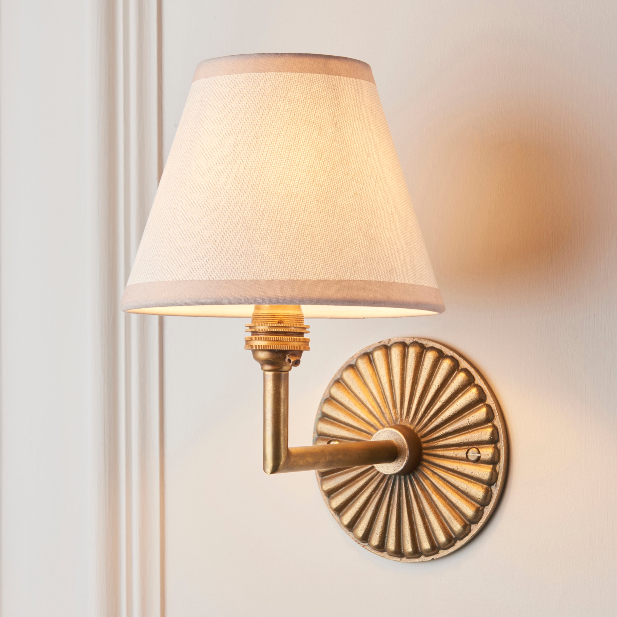 Dahlia Angle Brass Patina Wall Light & White Ivy 16cm Shade