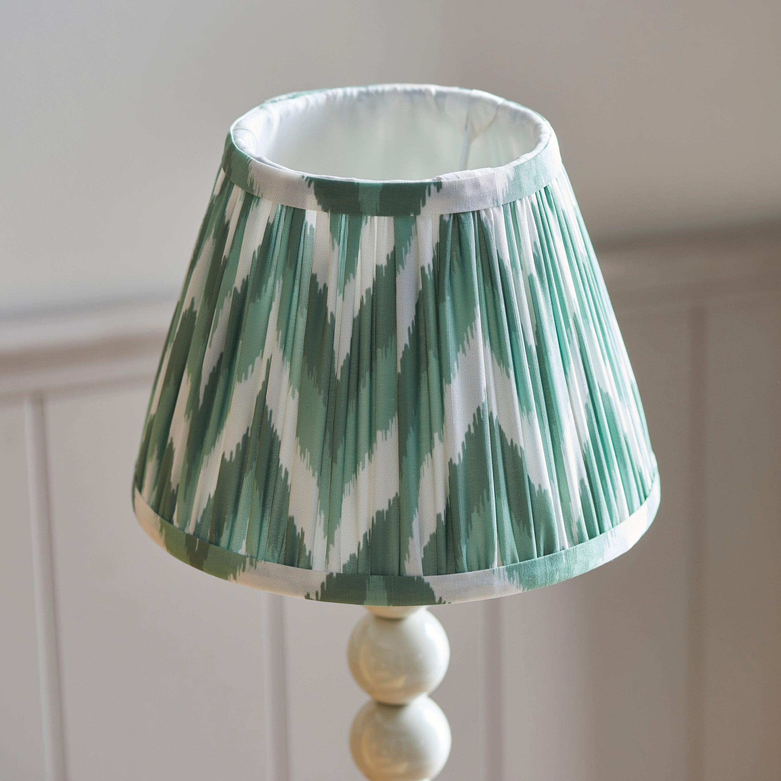 Higgledy White Table Lamp & Zigzag 20cm Cotswold Green Shade
