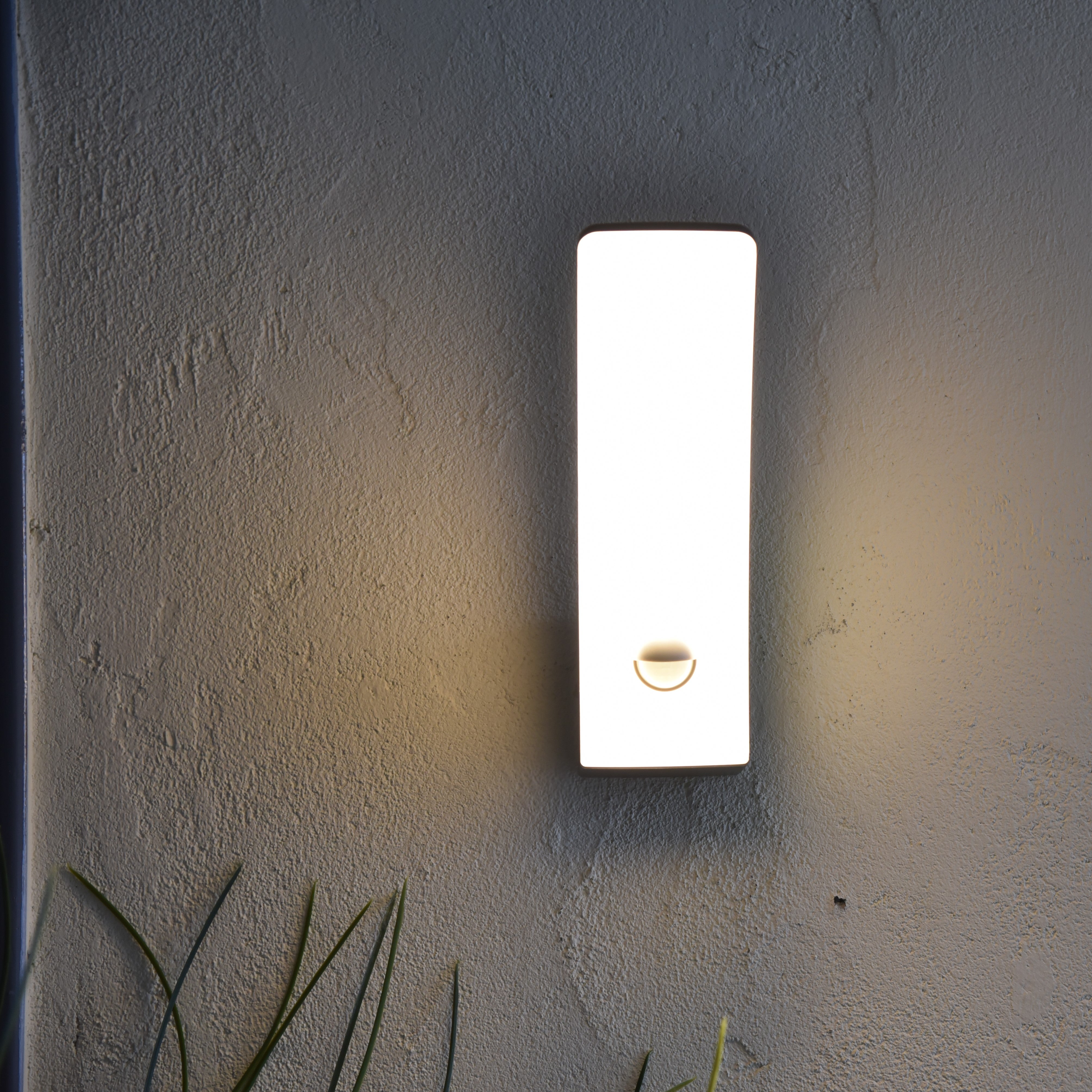 Lutec Kilo PIR Integrated LED Outside Wall Light - Dark Grey