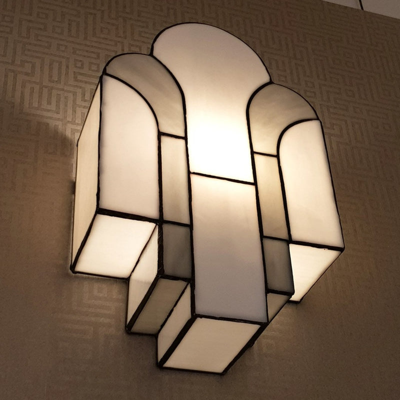 New York Tiffany Wall Light 8161 attached to the wall