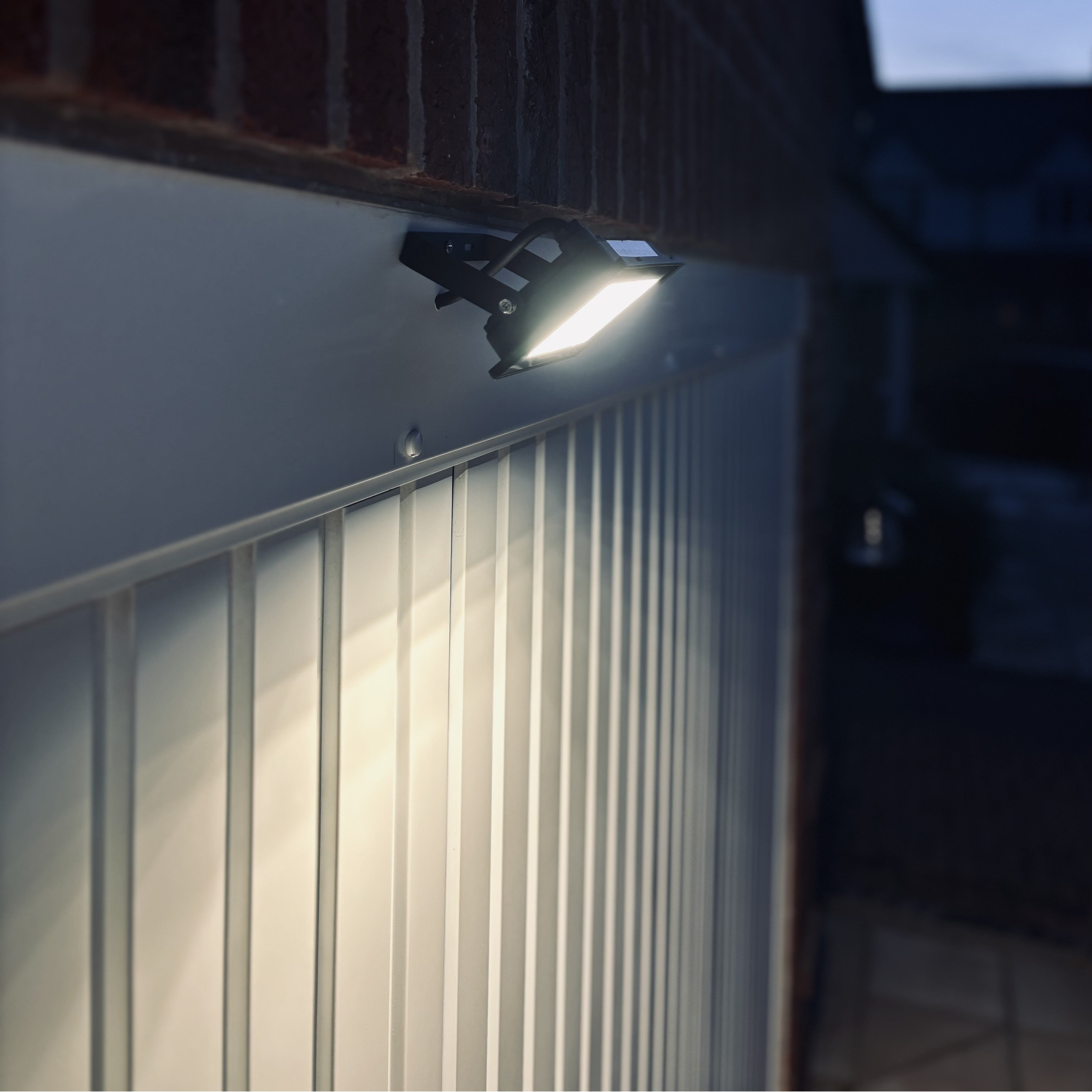 Lutec Halo 30W LED Outdoor Floodlight – Black (IP65)