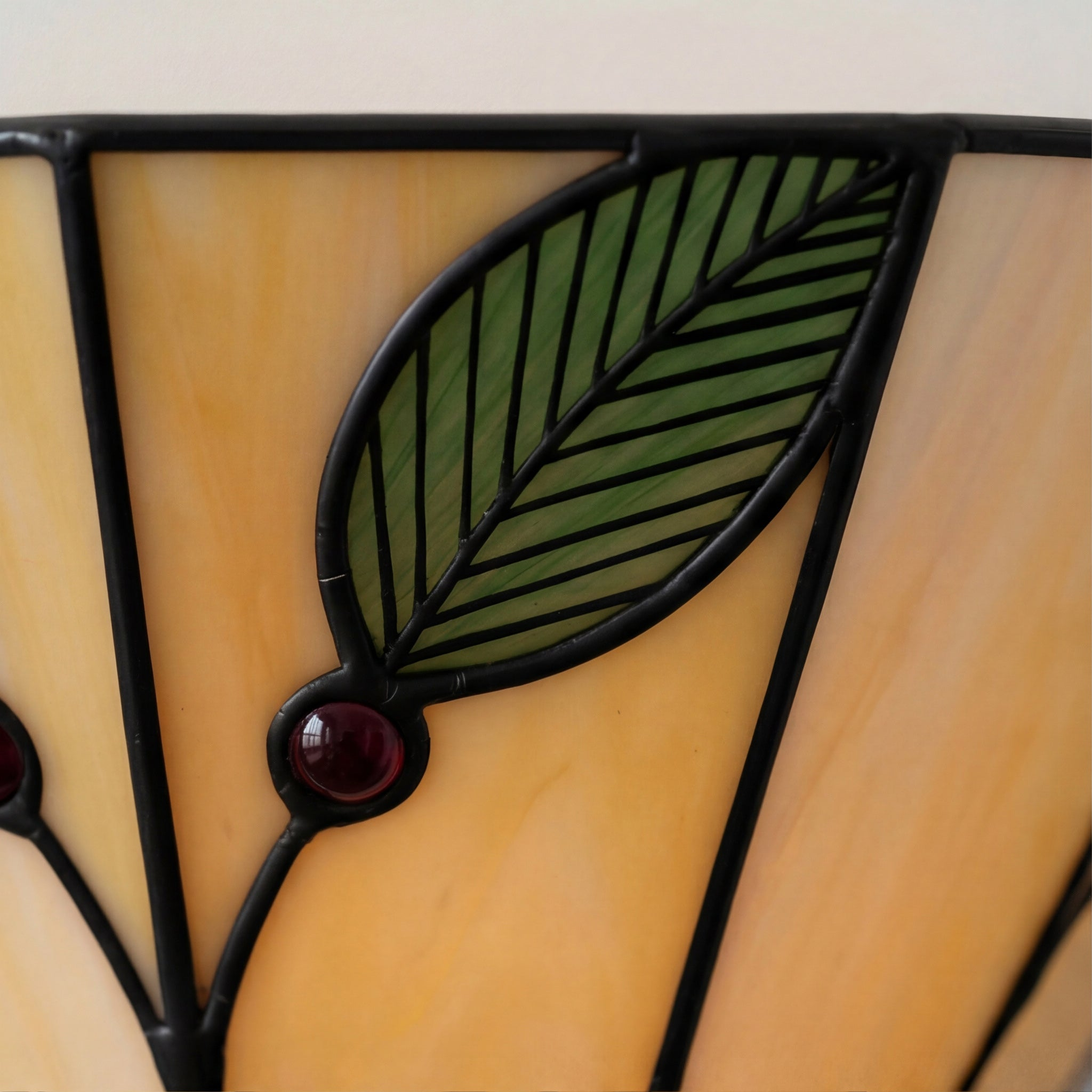 Oaks Tiffany Leaf Wall Light