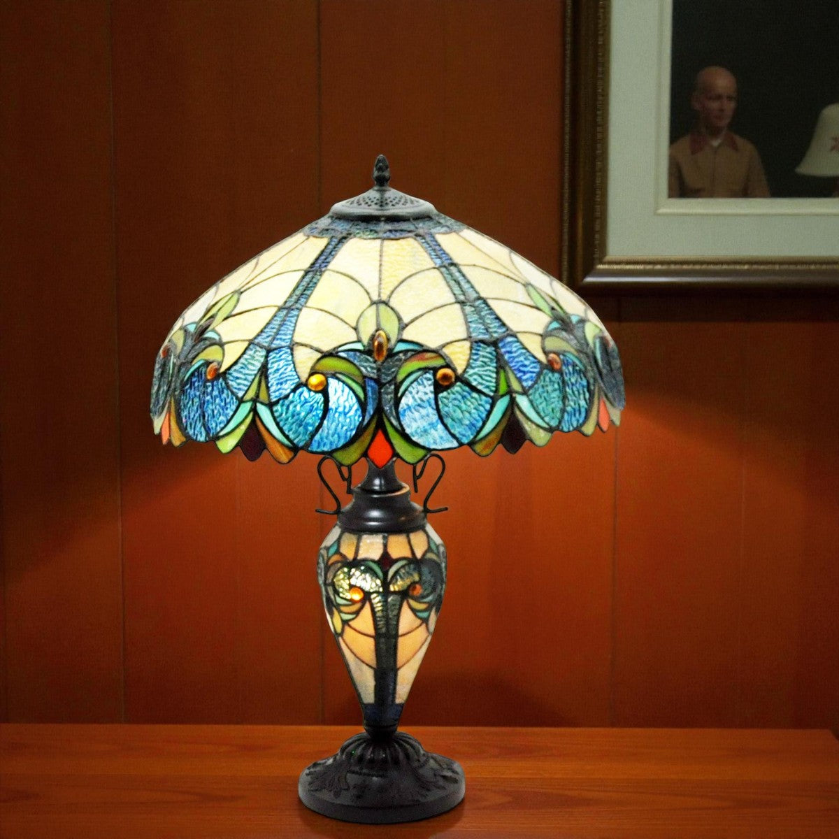 Minster Hampton Tiffany Table Lamp