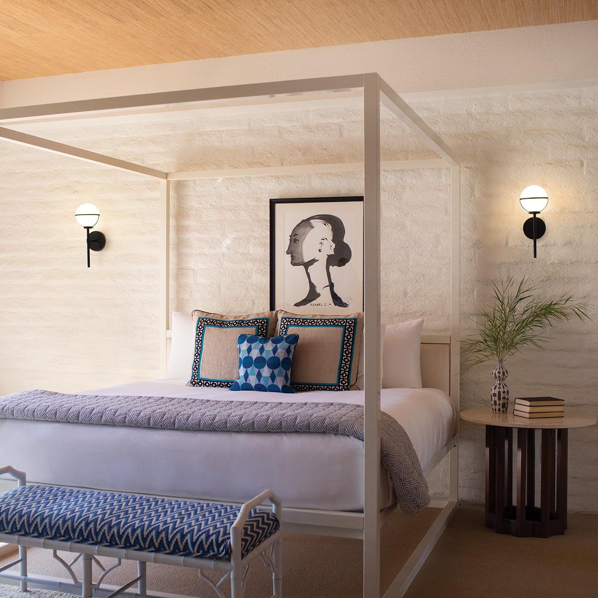 Hinkley Hollis Black Opal Glass Bathroom Wall Light