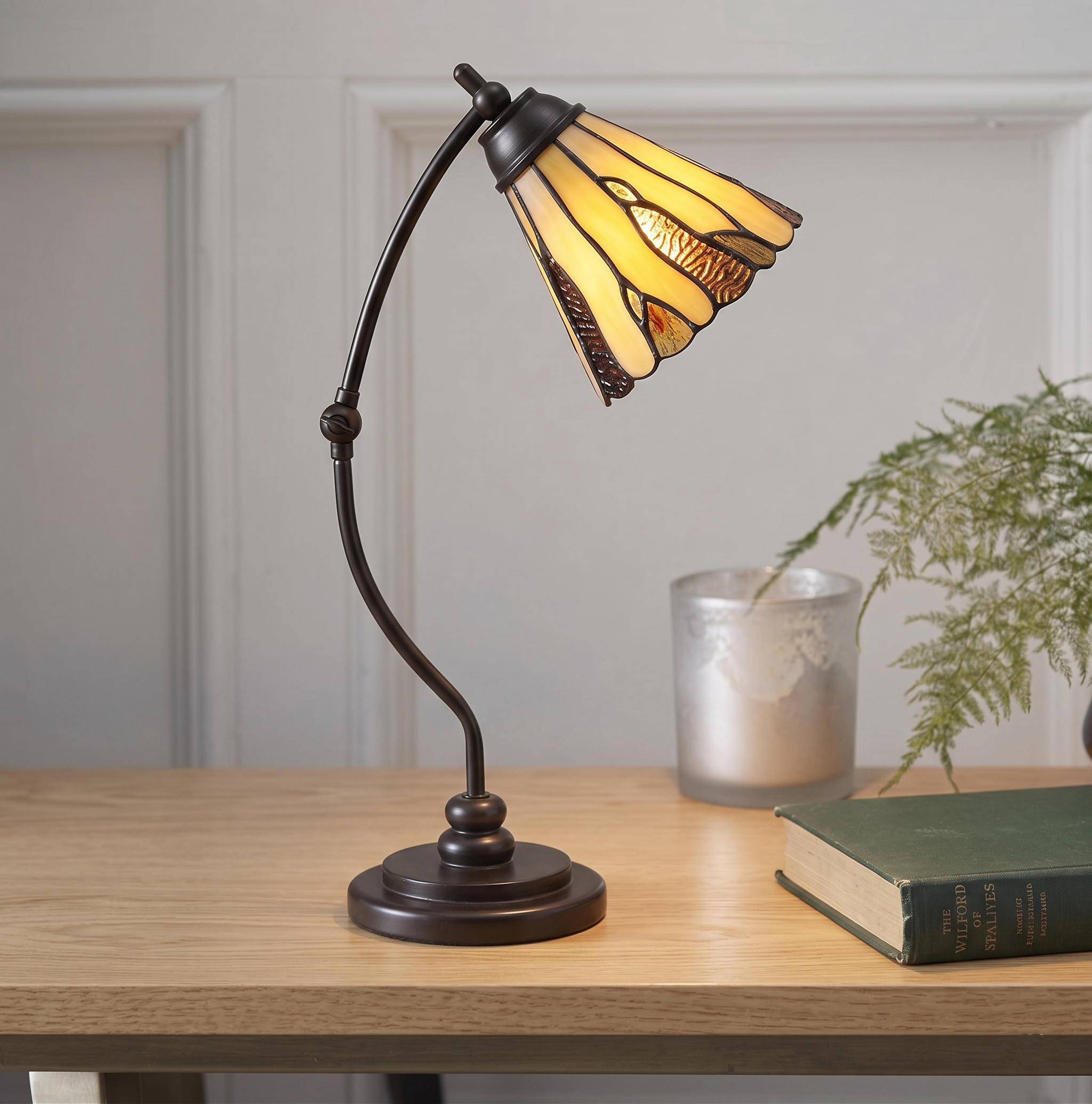 Holmfirth Tiffany Swan Neck Bedside Lamp